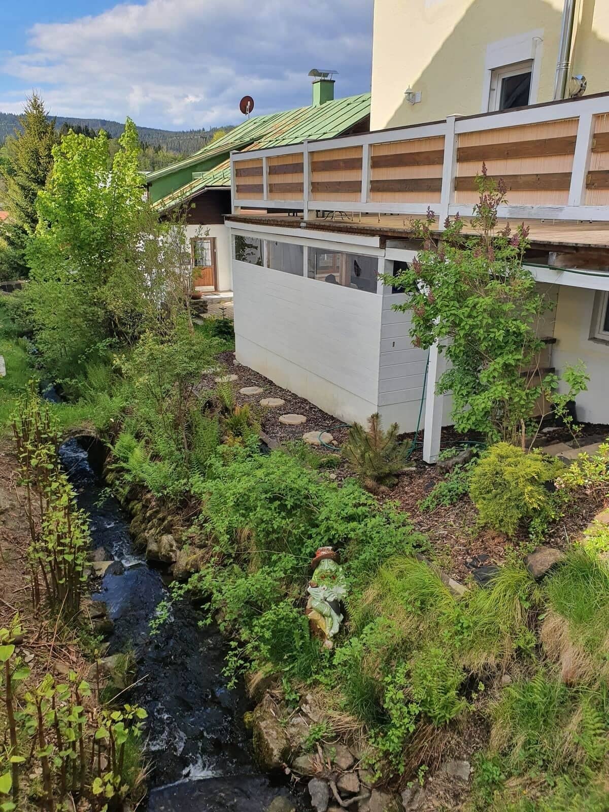 Forest Lodge
