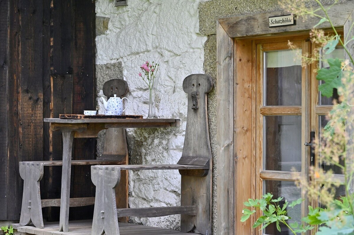 Hofatelier Menacher Schatzhöhle